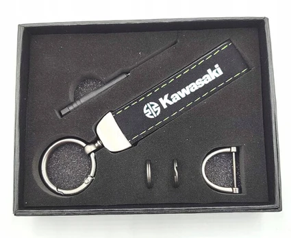KAWASAKI raktų pakabukas EXCLUSIVE LOGO žalias siūlas + dovanų dėžutė