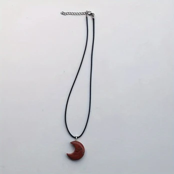 Pakabukas, mėnulio forma, Raudonasis Jaspis