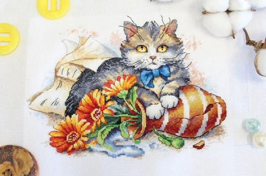 Cross stitch kit "Fluffy fidget" SNV-843