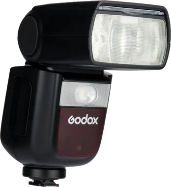 Guide number: 60 (m, ISO 100)Automatic zoom reflector: 20–200 mmAdjustable LED modeling lamp