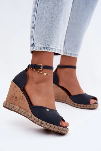 Tamsiai mėlynos basutės su kulnu Step in style
