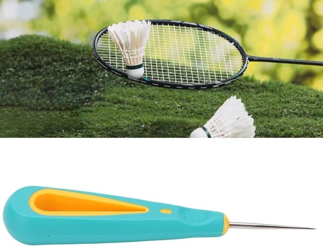 Tiesus įrankis stygų pervėrimui teniso ir badmintono raketėms
