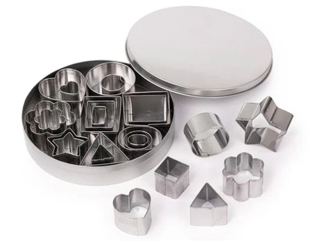 Formelės Rayher Deco 2-4cm 24vnt.