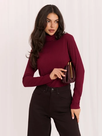 Bordo golfas ilgomis rankovėmis