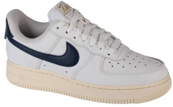 Nike bateliai