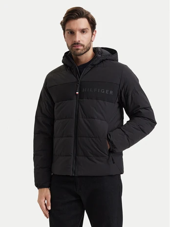 Tommy Hilfiger Žieminė striukė MW0MW45273 Juoda Regular Fit