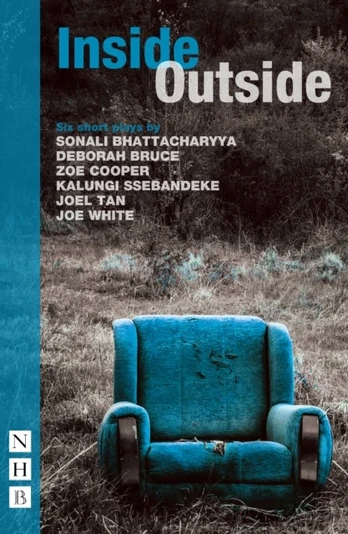 KNYGA Bookshop Viduje išorėje