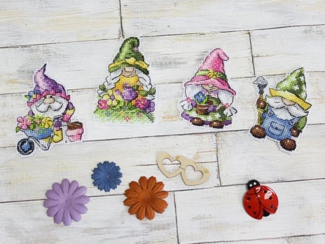 Garden gnomes. Magnets SR-717