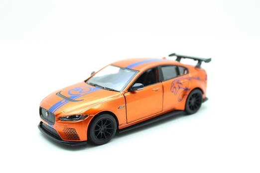 Automodelis Kinsmart Jaguar XE SV Project 8