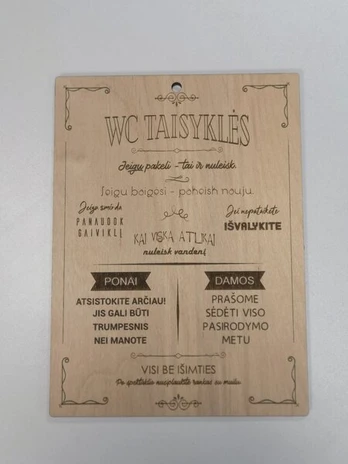 Graviruotra medinė lentelė „WC taisyklės“