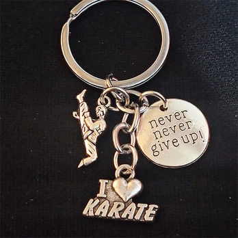 Karate raktų pakabukas