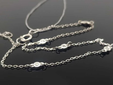 Best Diamonds Balto aukso apyrankė su baltais briliantais