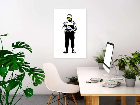 Artgeist Paveikslas - Smiling Policeman (1 Part) Vertical