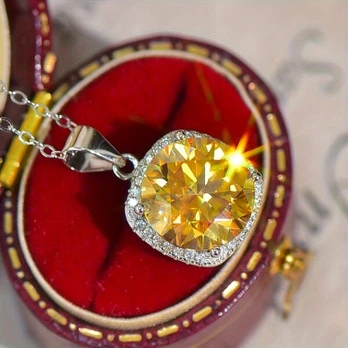 Moisanitas pakabukas, 5ct