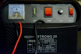 PROSTOWNIK WELDMAN STRONG 20 6V/12V LCD kaina