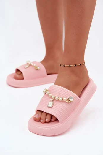 Rožinės basutės su platforma ir dekoru Step in style