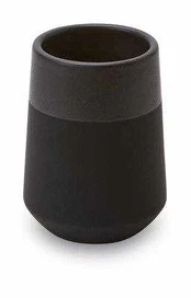 Opaco stiklinė. juoda