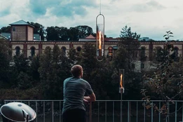 HOFATS SPIN 120 kabantis laikiklis, sidabro kaina
