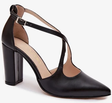 Juodi aukštakulniai bateliai su dirželiu Step in style