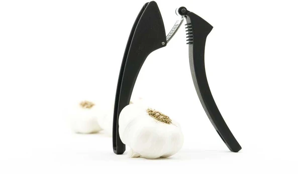 One-piece garlic press