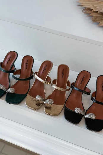 Moteriška basutė iš dirbtinės odos 8,5 cm