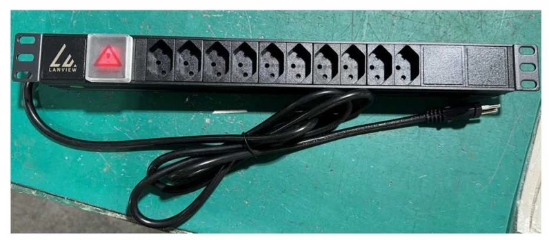 Lanview 19'' rack mount power strip, 10 port Swiss T13 10A, with