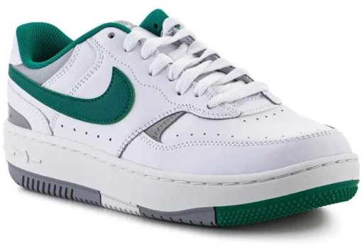 Nike bateliai