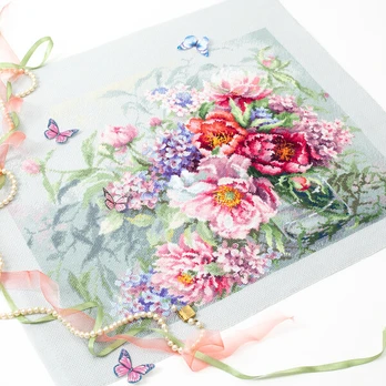 Siuvinėjimo rinkinys Magic Needle "Peonies and Hydrangeas" 510-224