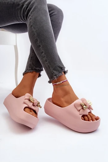 Rožinės platforminės šlepetės Step in style