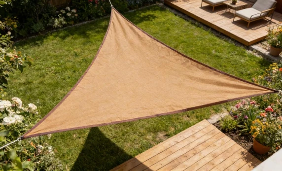 Stogelis nuo saulės 4.8x4.8x4.8 m trikampis, smėlio spalvos